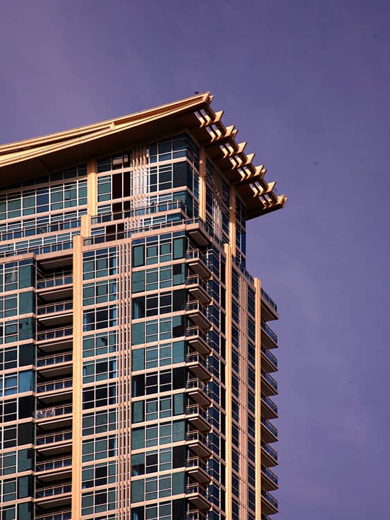 Athenee Residence upper facade และ balconies