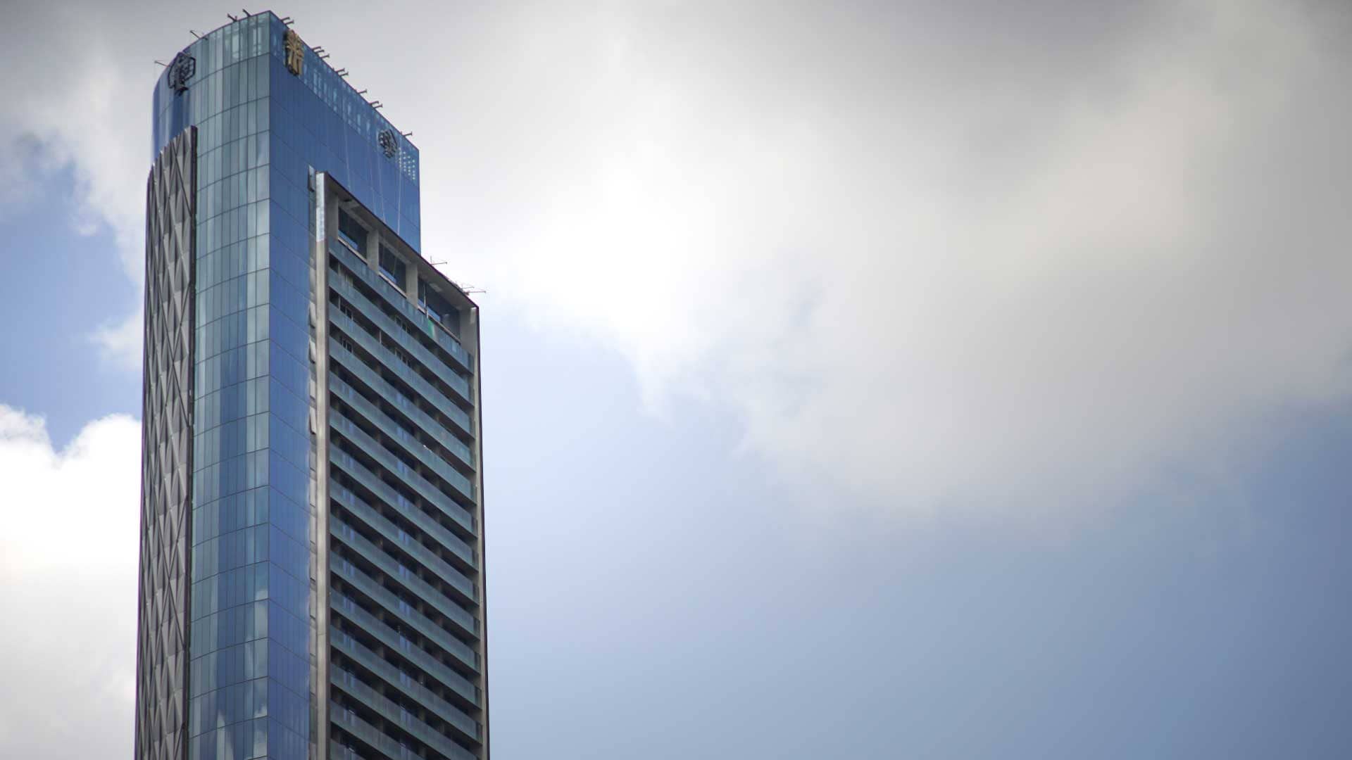 Banyan Tree Residences Riverside Bangkok glass tower exterior