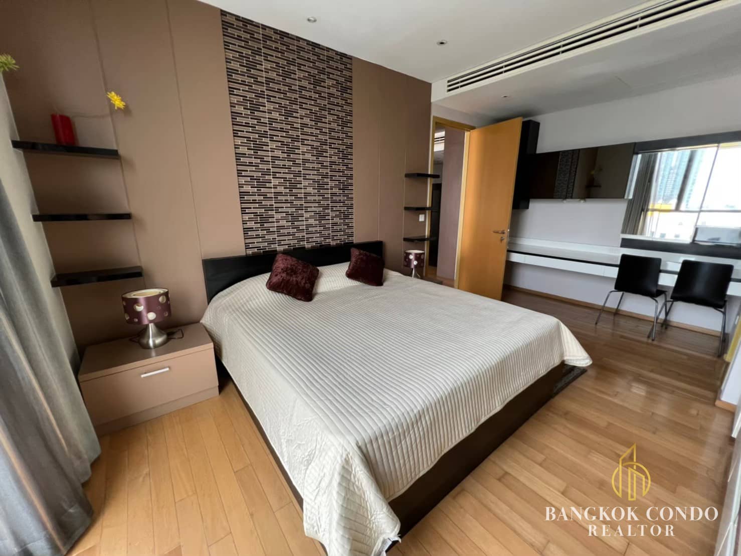 Aequa Sukhumvit 49: unit, view 4