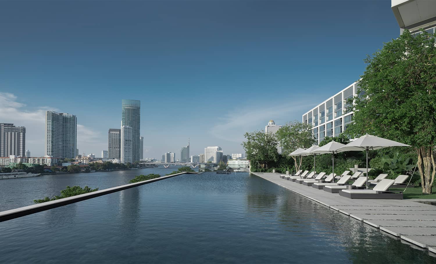Four Seasons Private Residences Bangkok, 04 The Deck Infinity Pool