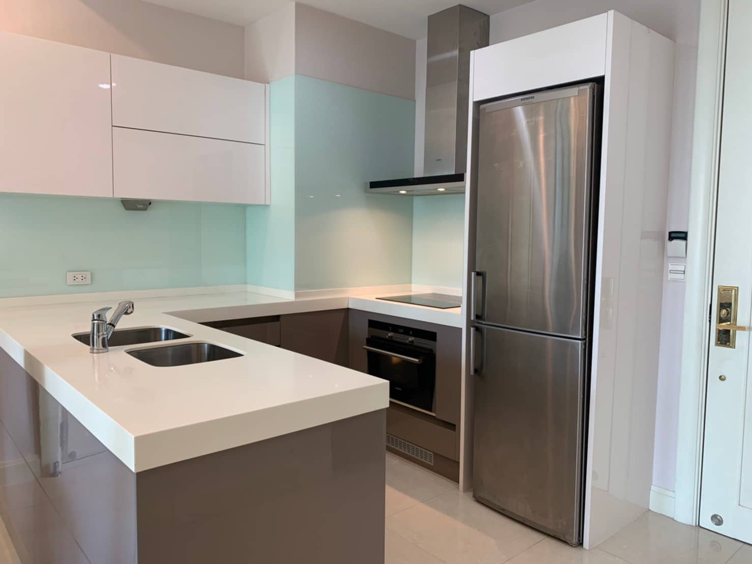 Q Langsuan, unit published on the PropertyScout card