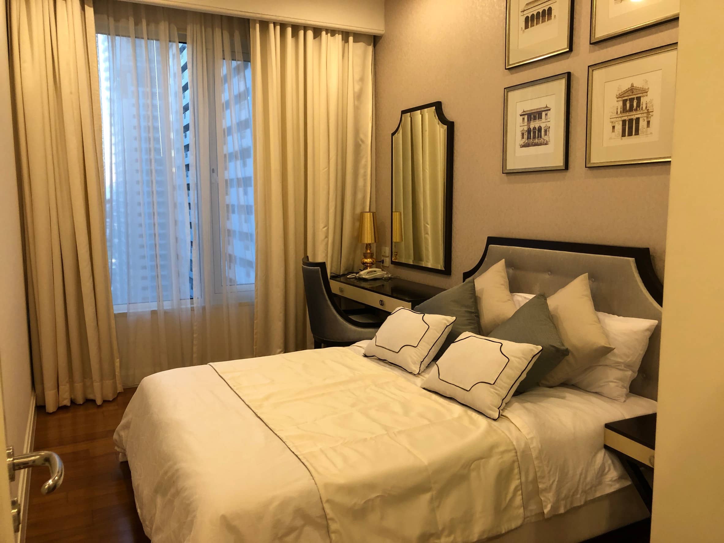 Q Langsuan, unit published on the PropertyScout card