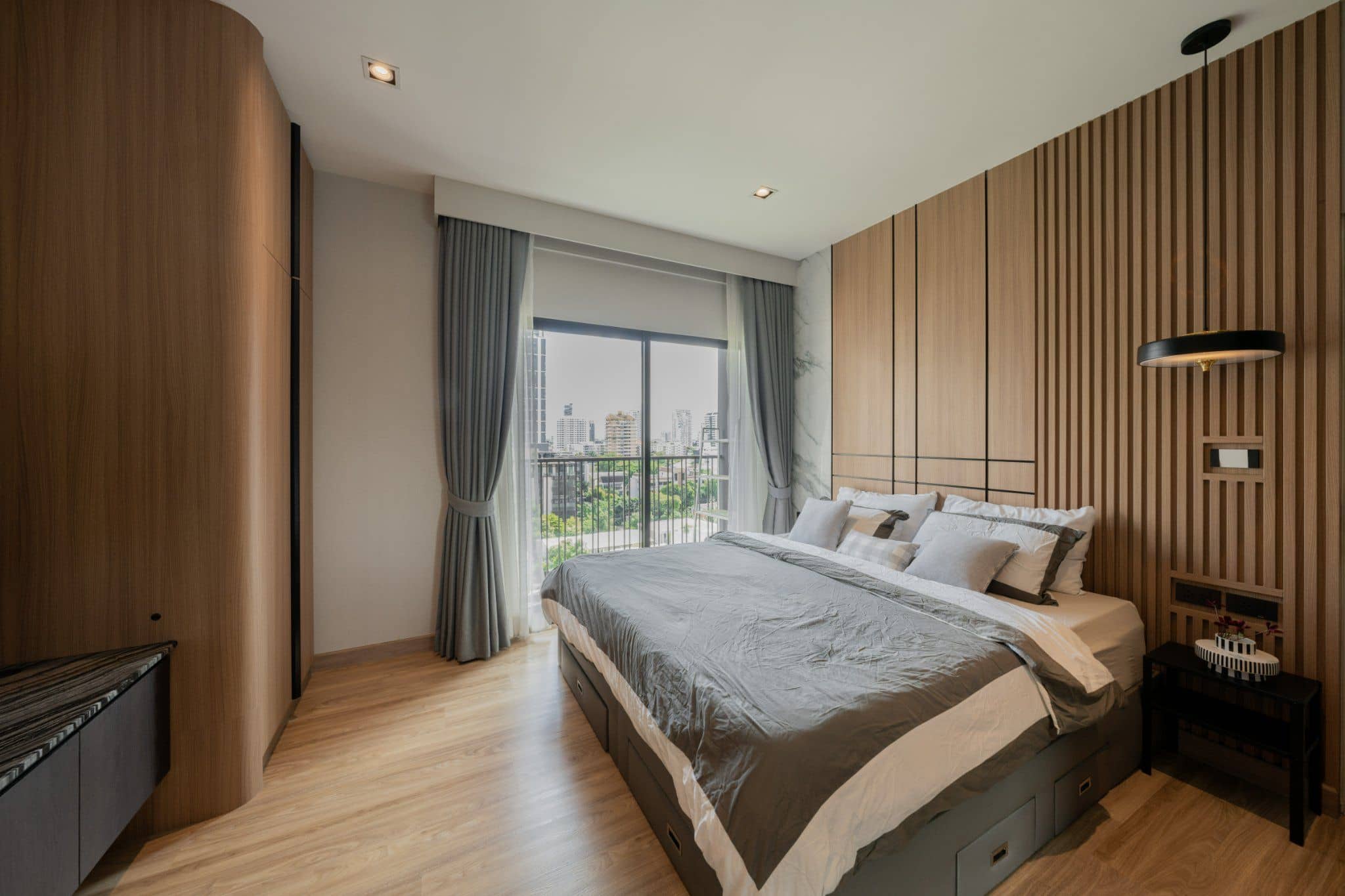 Noble Reveal Ekamai, unit published on the PropertyScout card