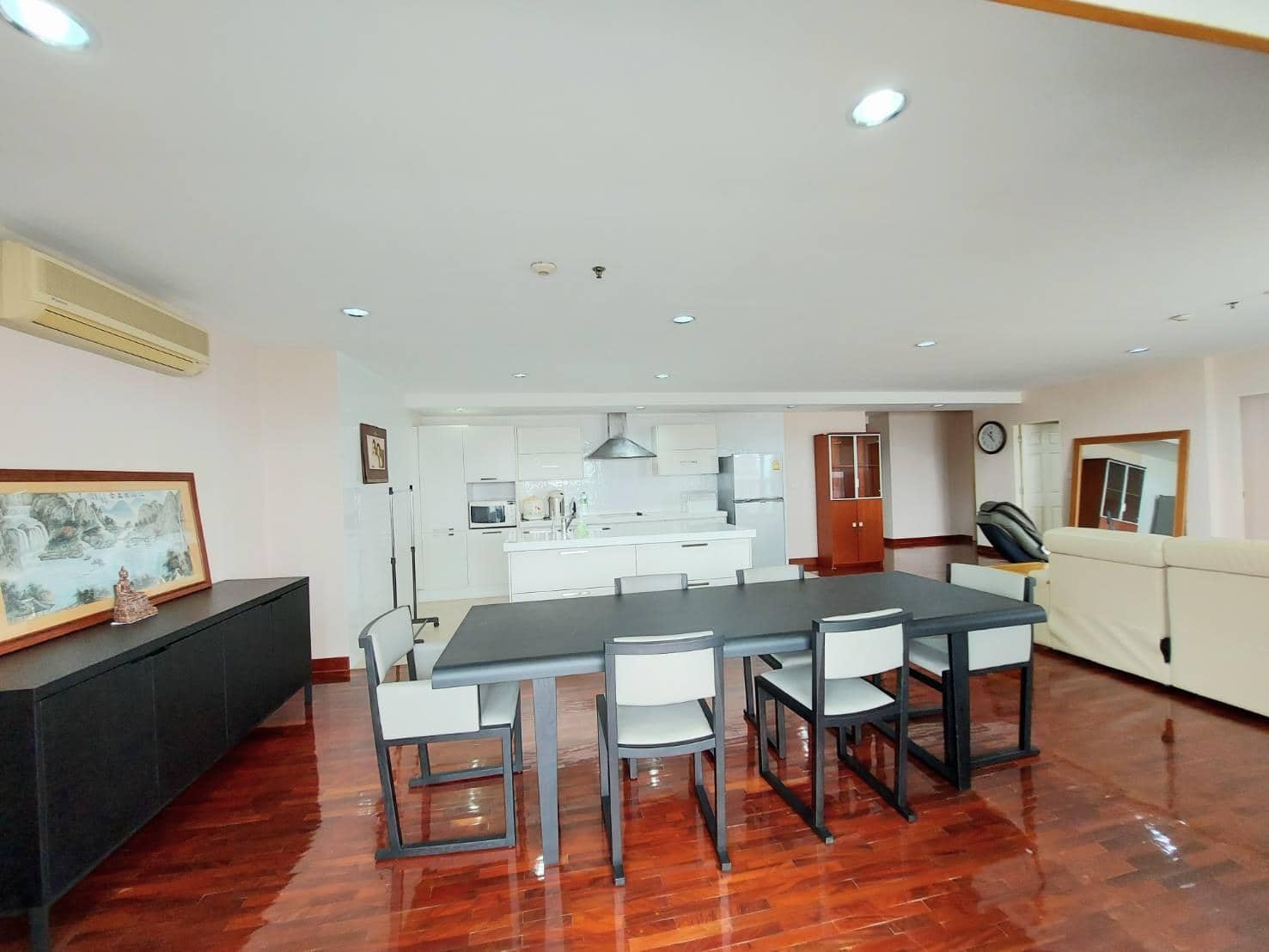 Nusa State Tower, living room published on the PropertyScout card