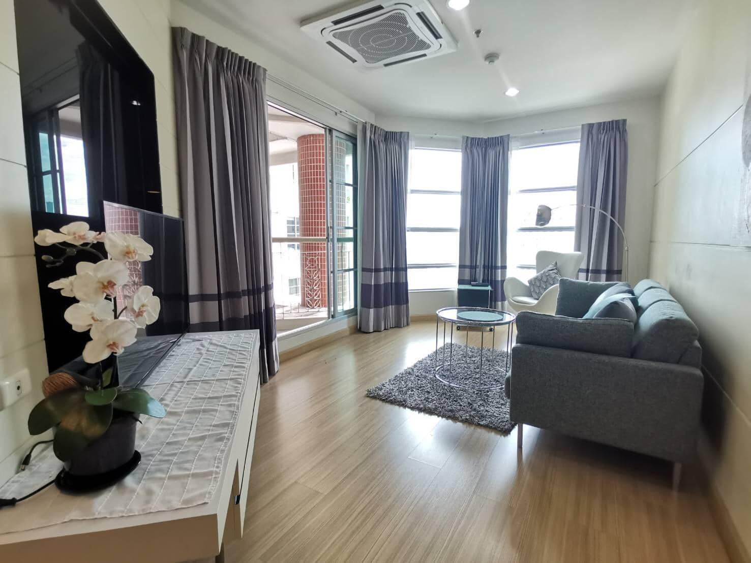 Citi Smart Sukhumvit 18, living room published on the PropertyScout card