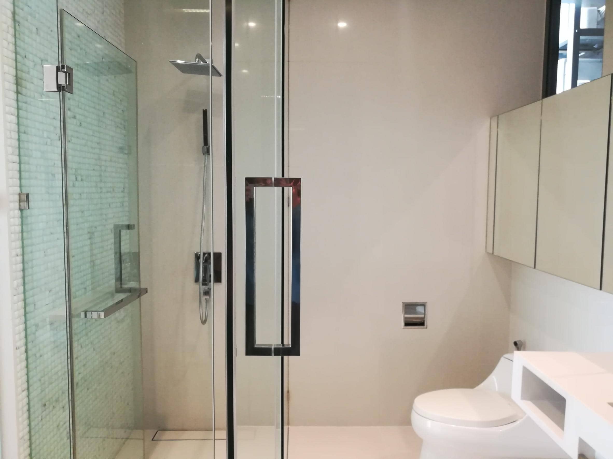 Royce Private Residences, bathroom published on the PropertyScout card