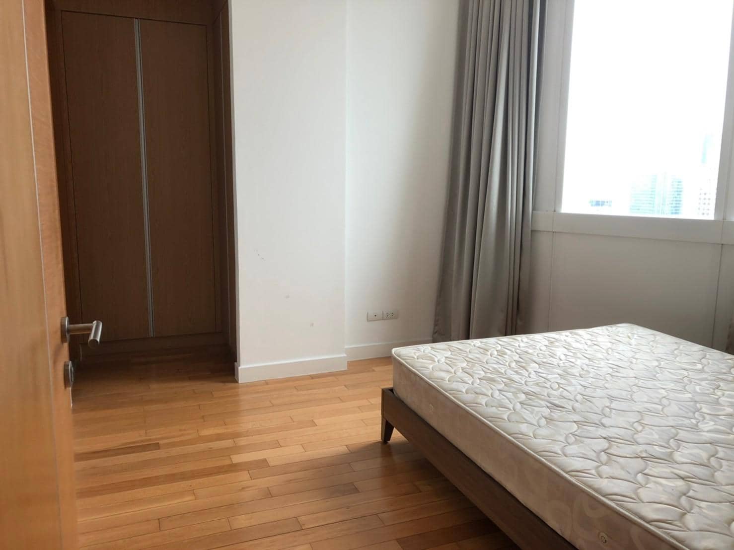 Millennium Residence: bedroom, view 3