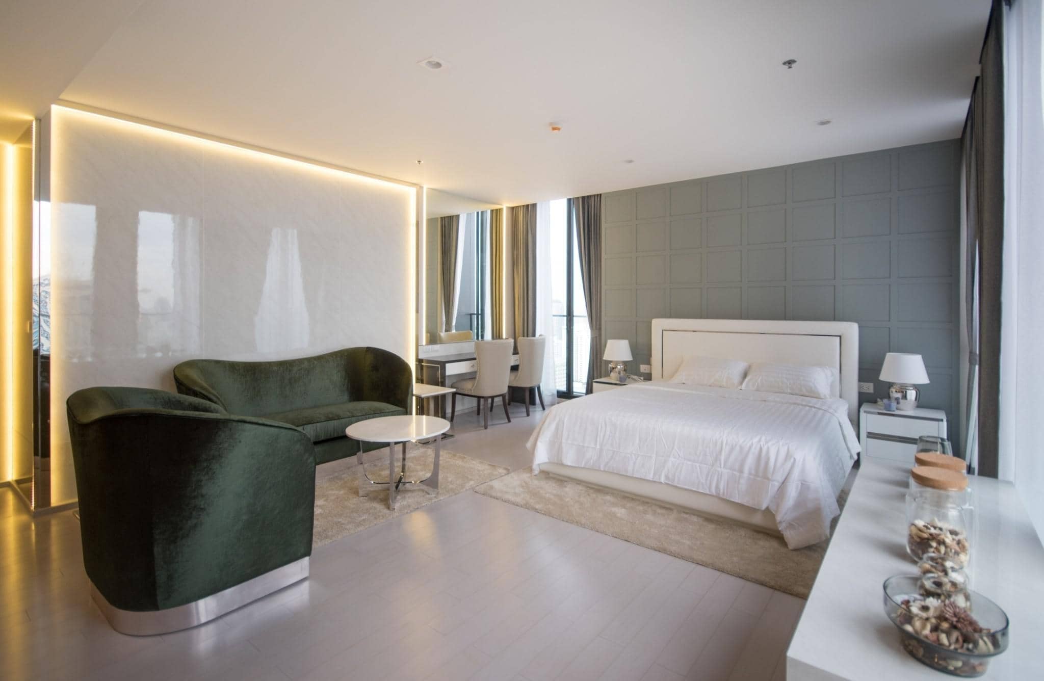 Noble Ploenchit, living room published on the PropertyScout card