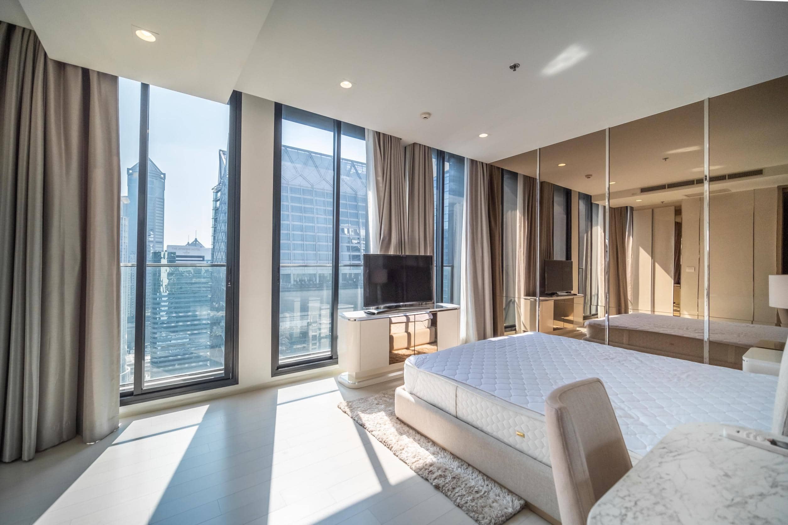 Noble Ploenchit, bedroom published on the PropertyScout card
