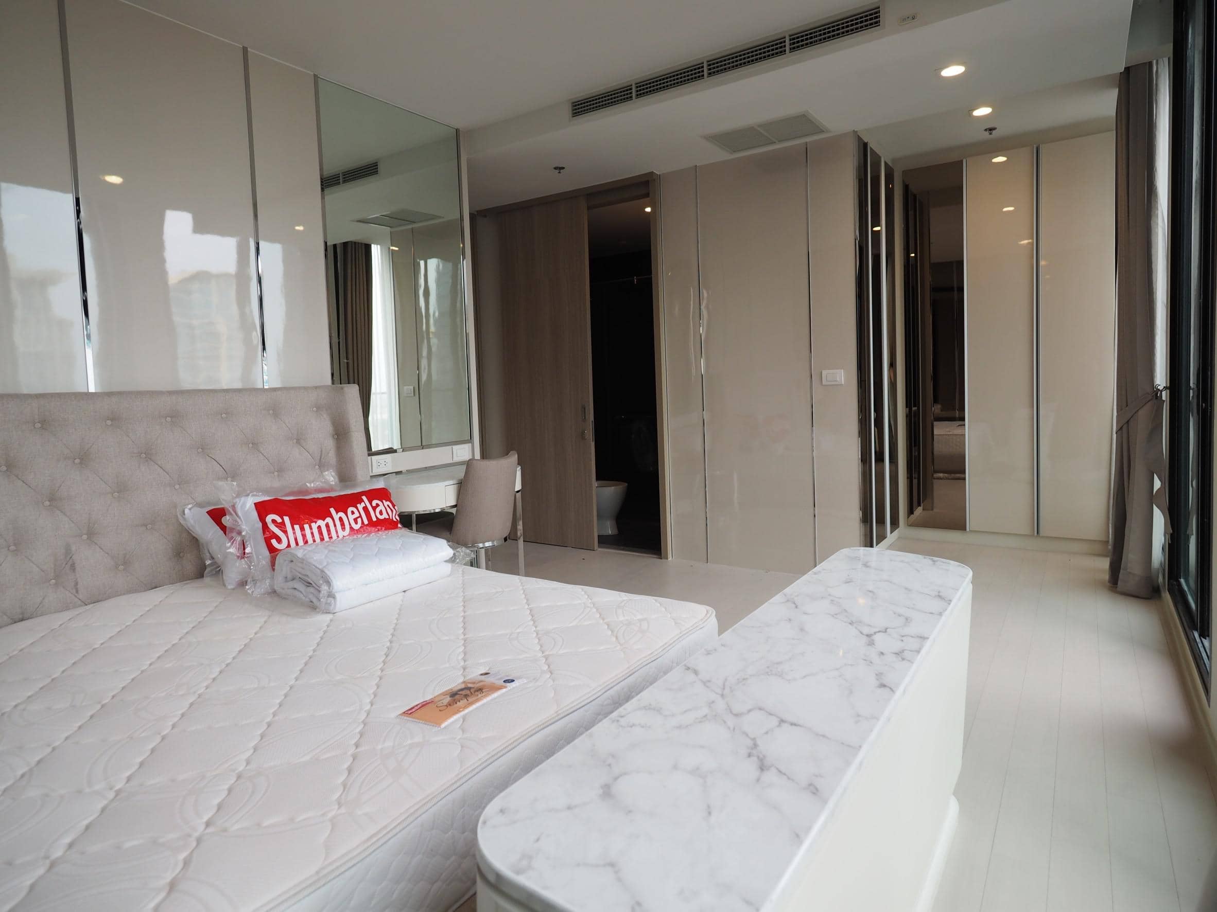 Noble Ploenchit, bedroom published on the PropertyScout card