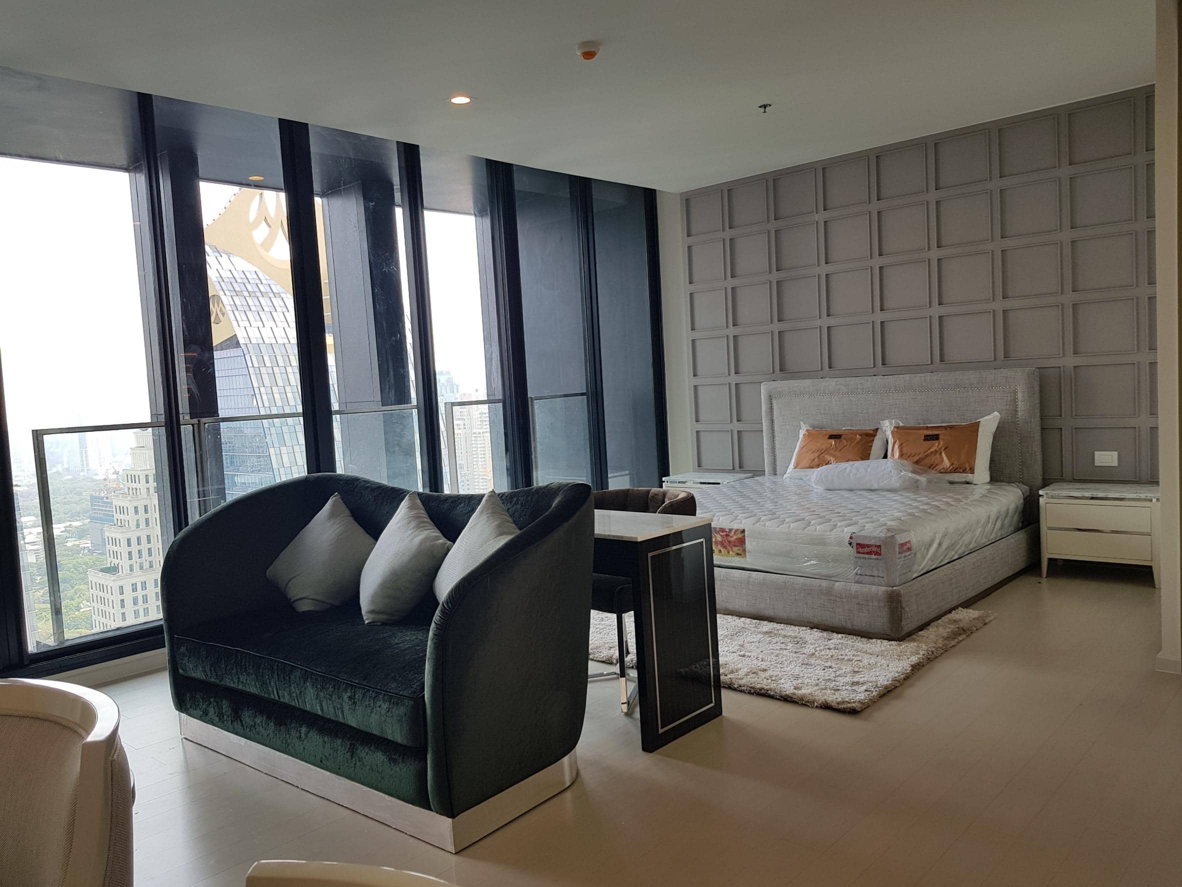 Noble Ploenchit, bedroom published on the PropertyScout card