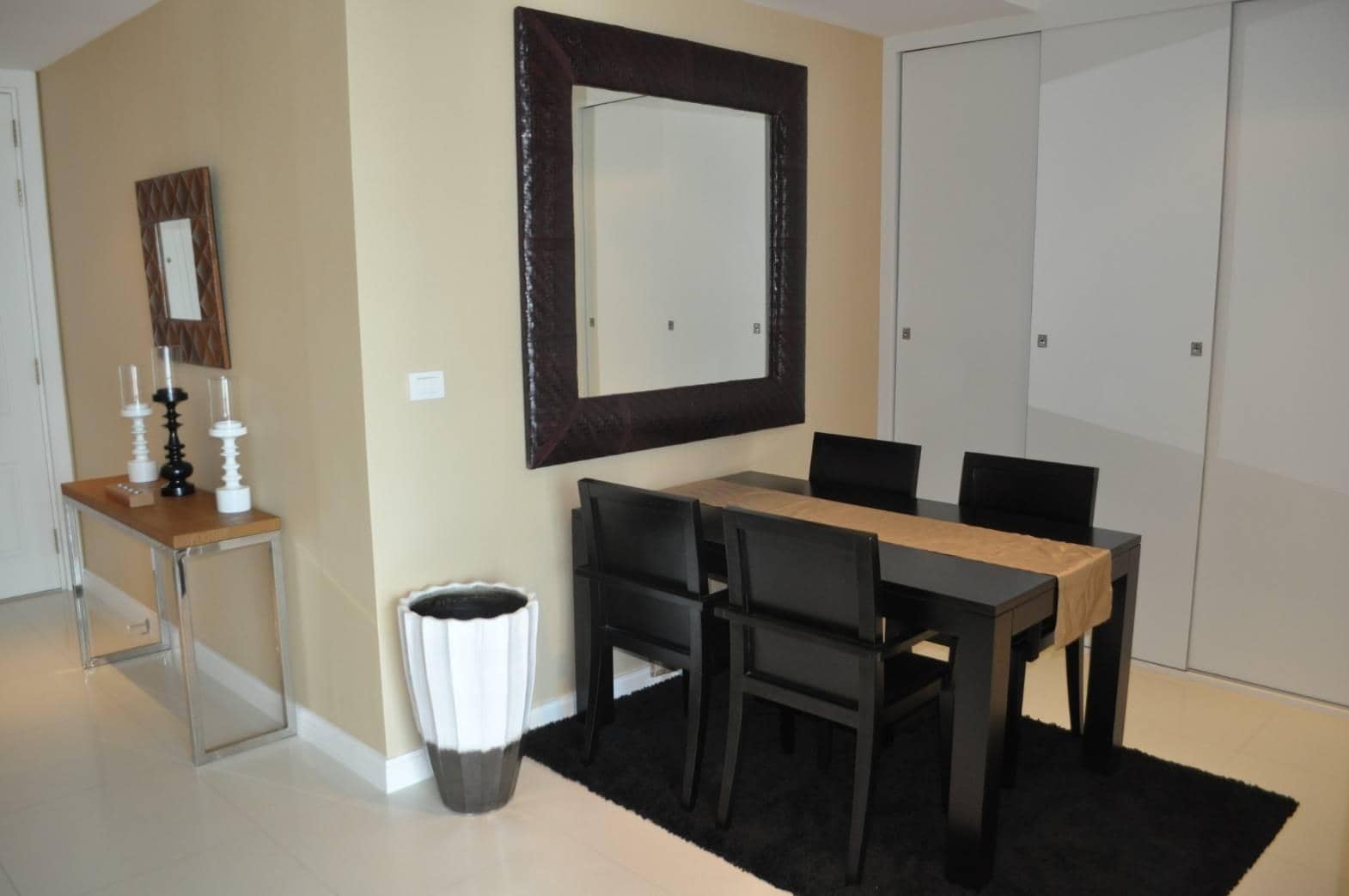 Athenee Residence, living room published on the PropertyScout card