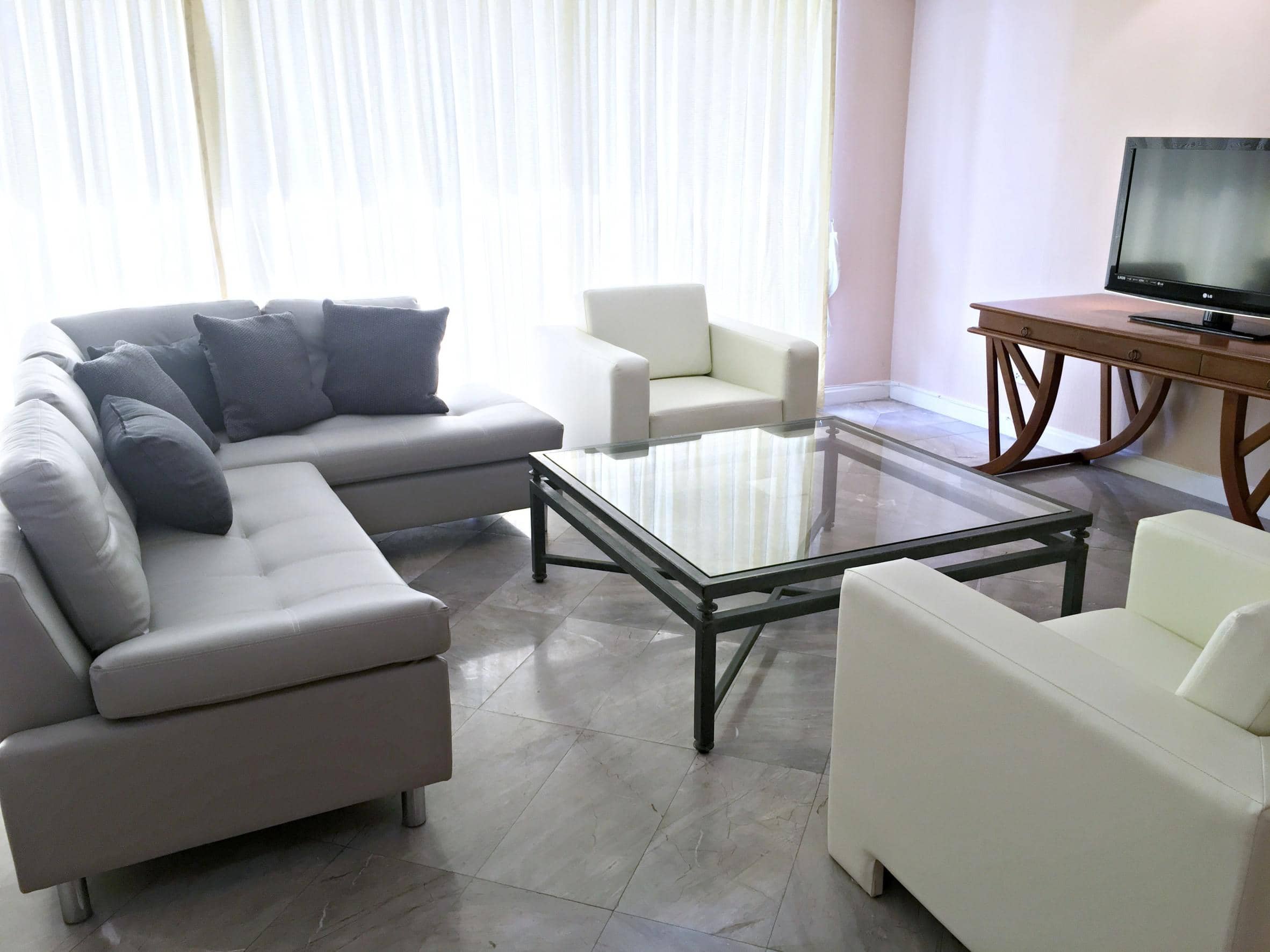 Somkid Gardens Condominium, living room published on the PropertyScout card