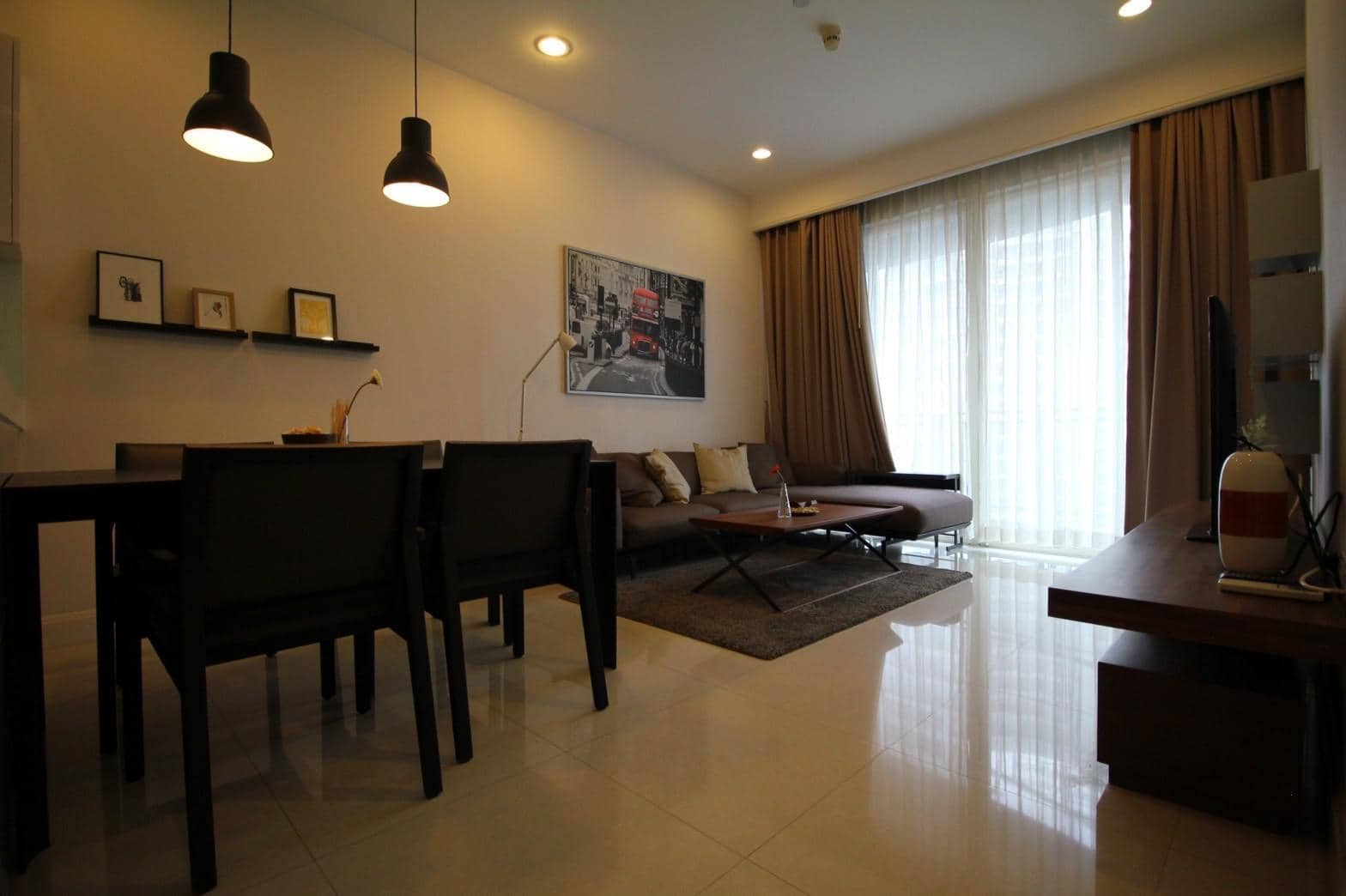 Q Langsuan, living room published on the PropertyScout card