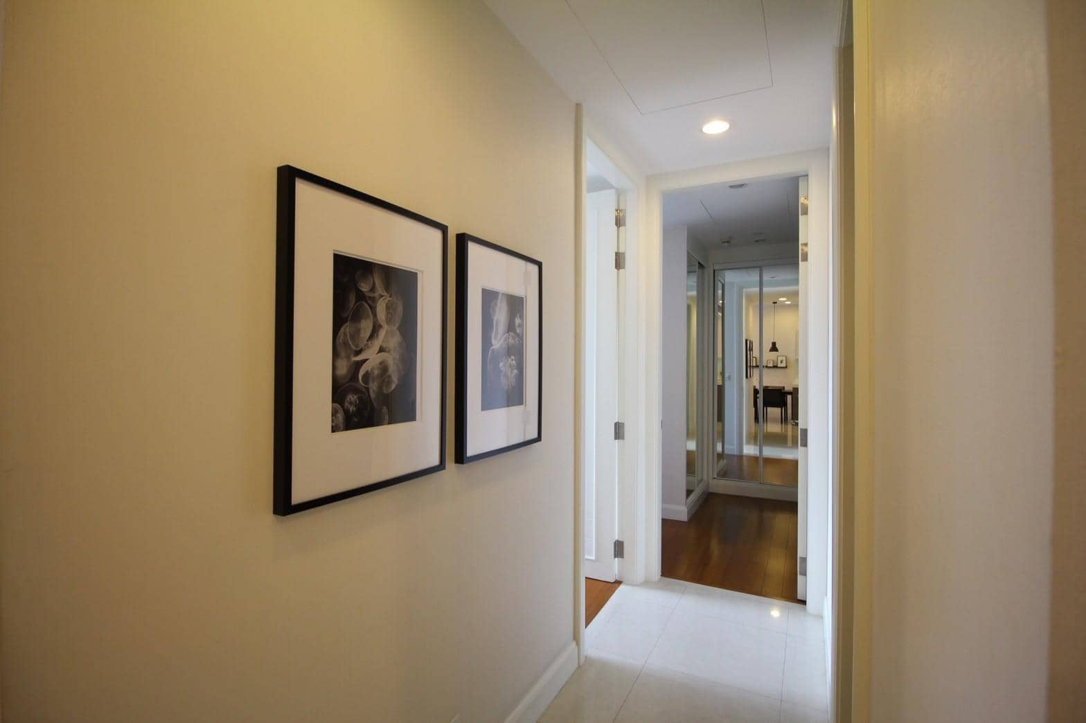 Q Langsuan, living room published on the PropertyScout card