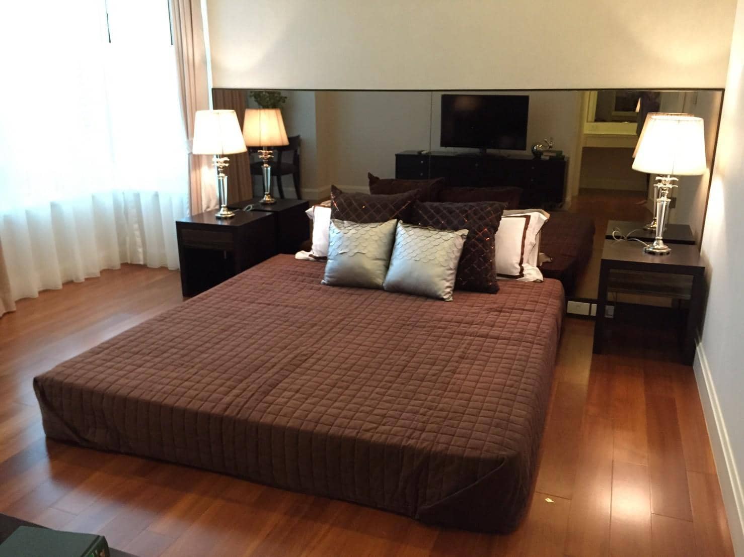 Q Langsuan, bedroom published on the PropertyScout card