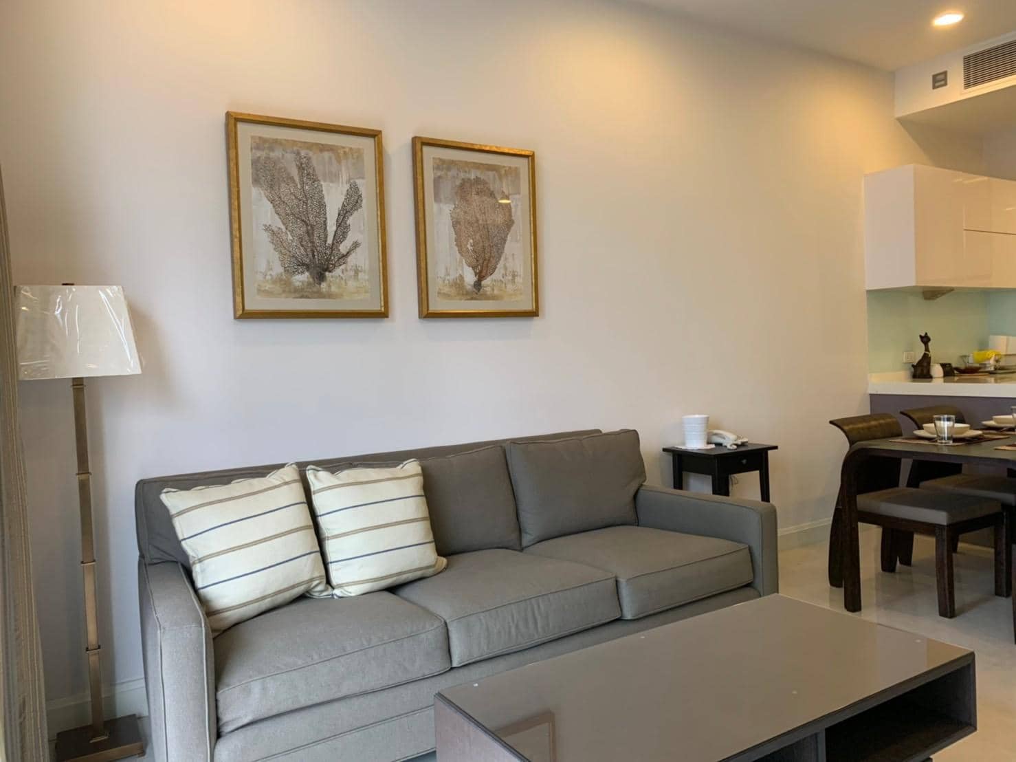 Q Langsuan, living room published on the PropertyScout card