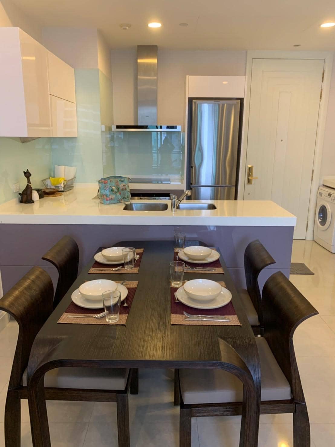 Q Langsuan, kitchen published on the PropertyScout card