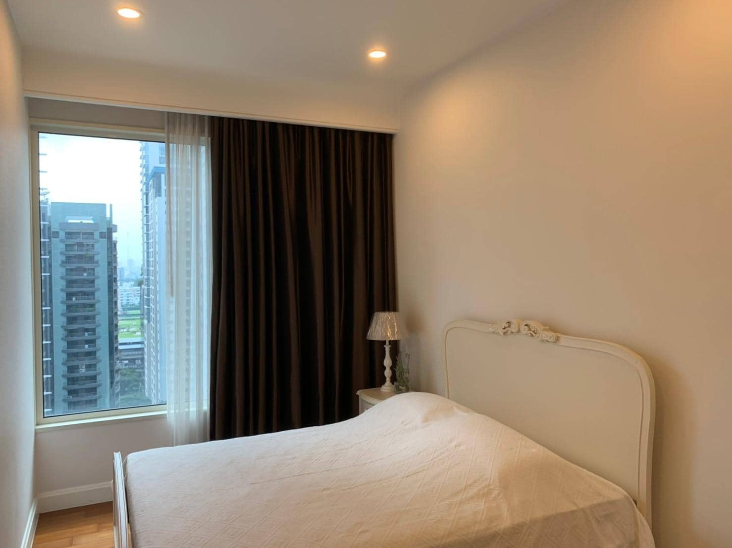 Q Langsuan, bedroom published on the PropertyScout card