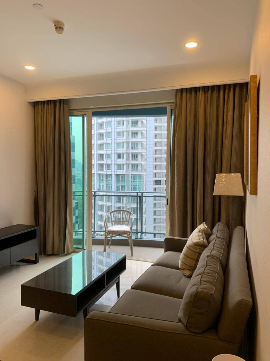 Q Langsuan, living room published on the PropertyScout card