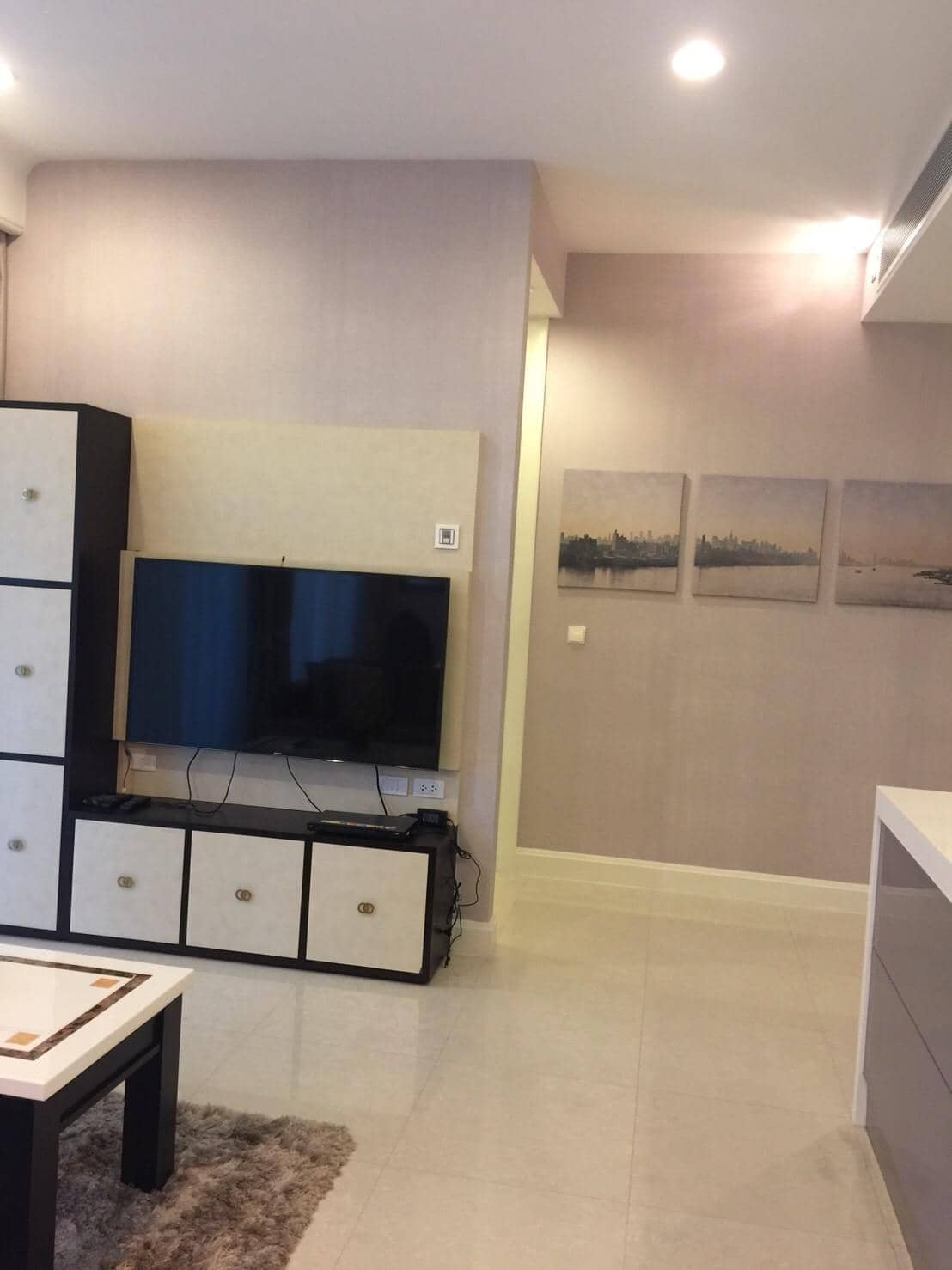 Q Langsuan, living room published on the PropertyScout card