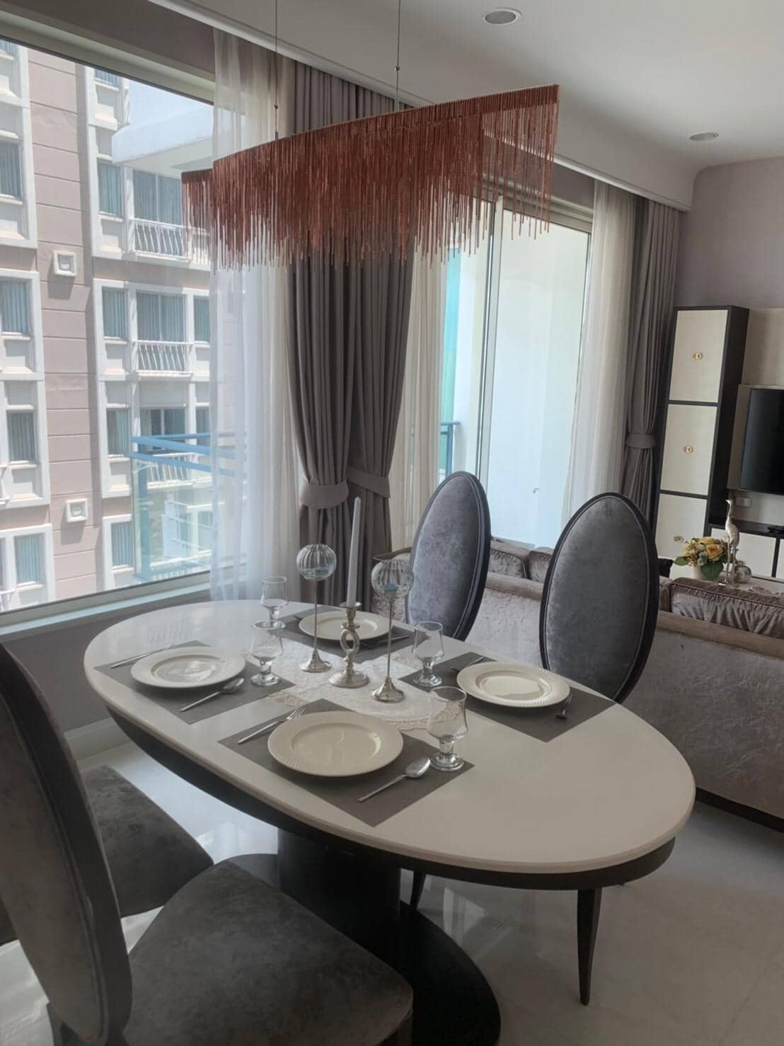 Q Langsuan, living room published on the PropertyScout card