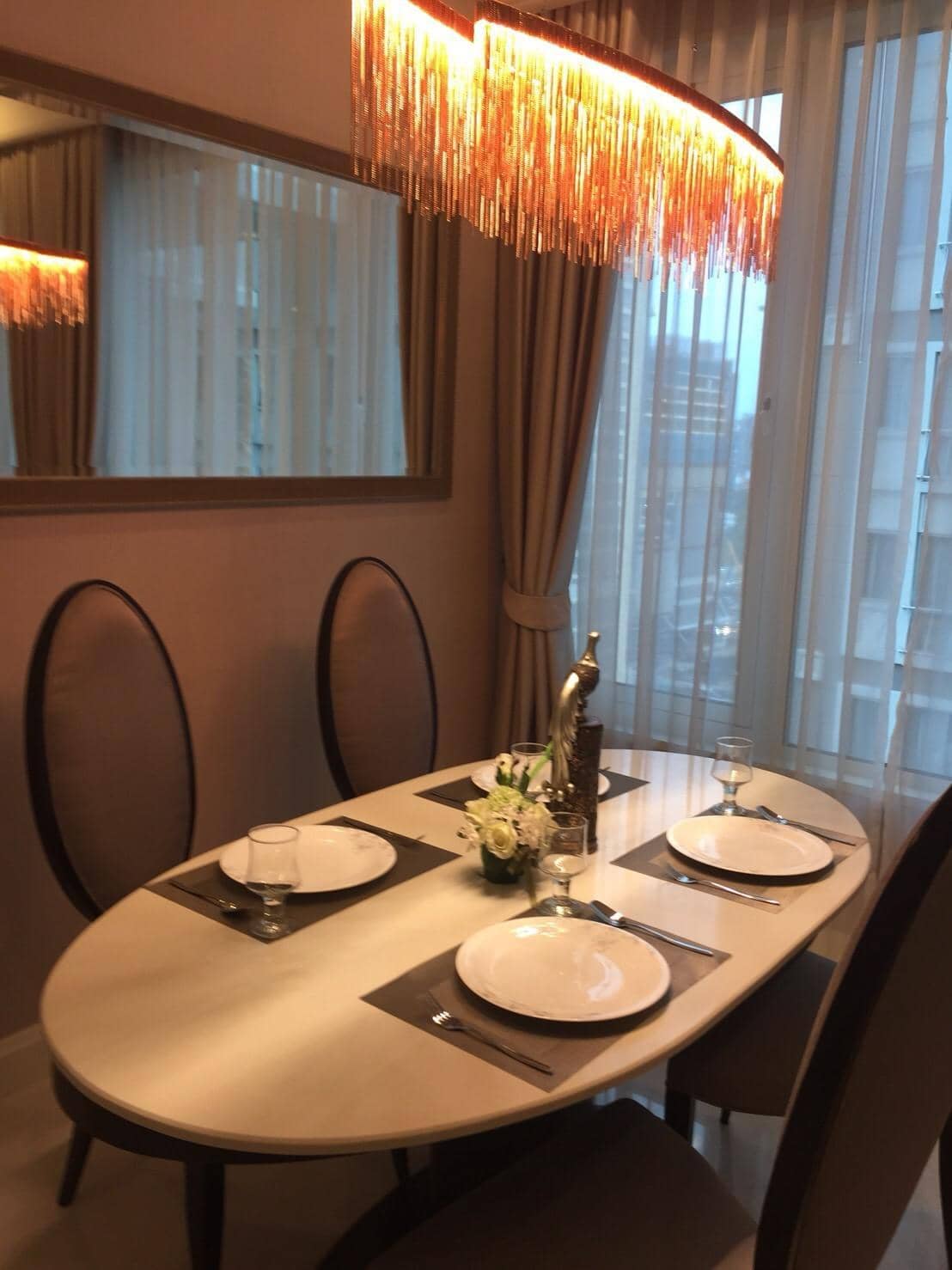 Q Langsuan, living room published on the PropertyScout card