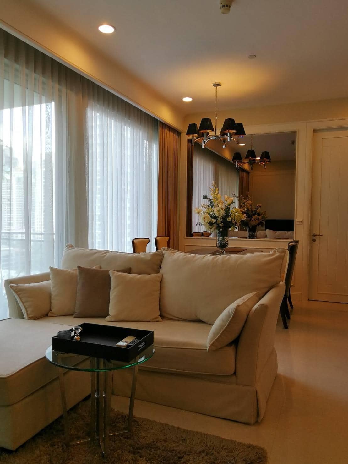 Q Langsuan, living room published on the PropertyScout card