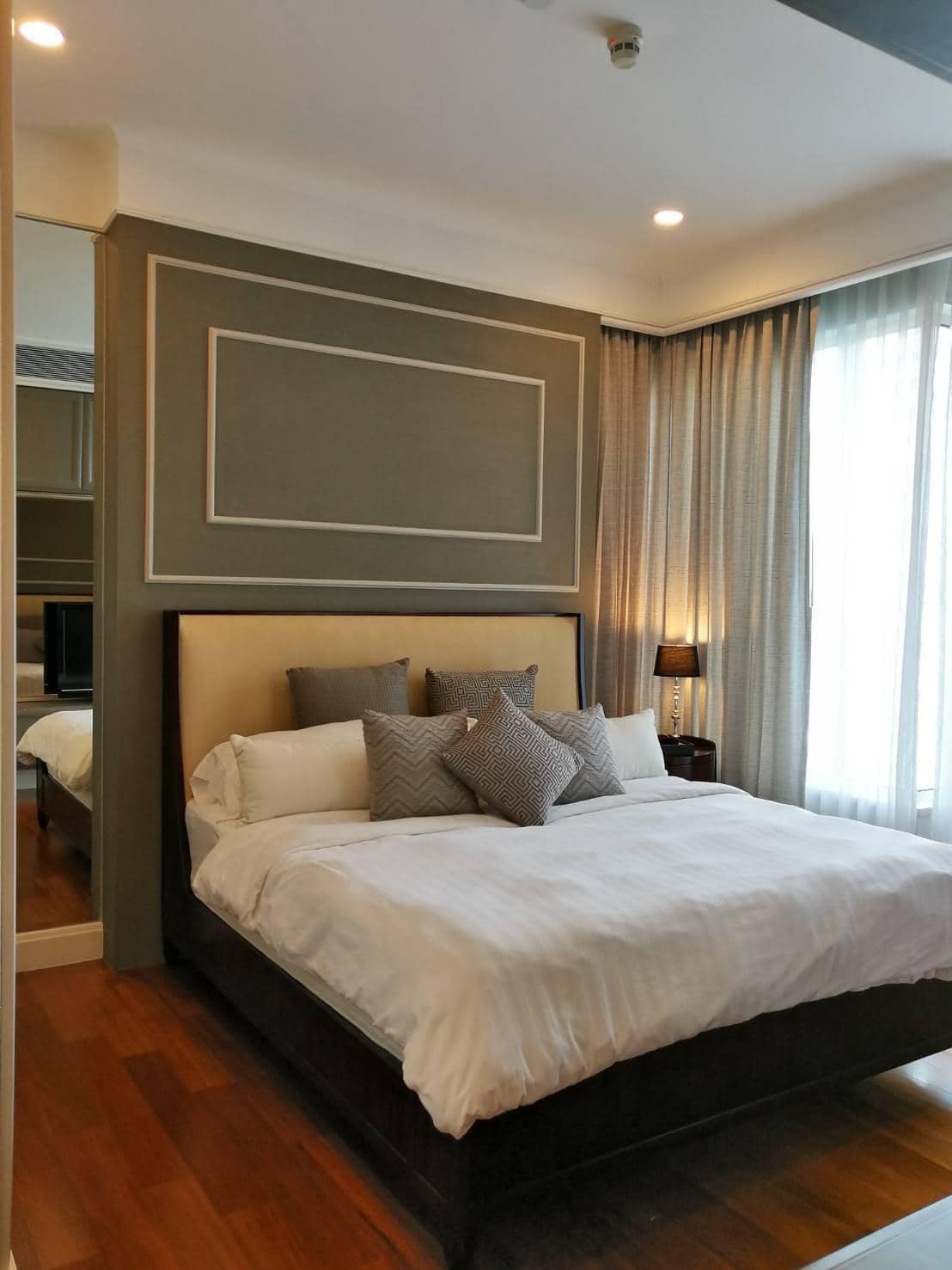 Q Langsuan, bedroom published on the PropertyScout card