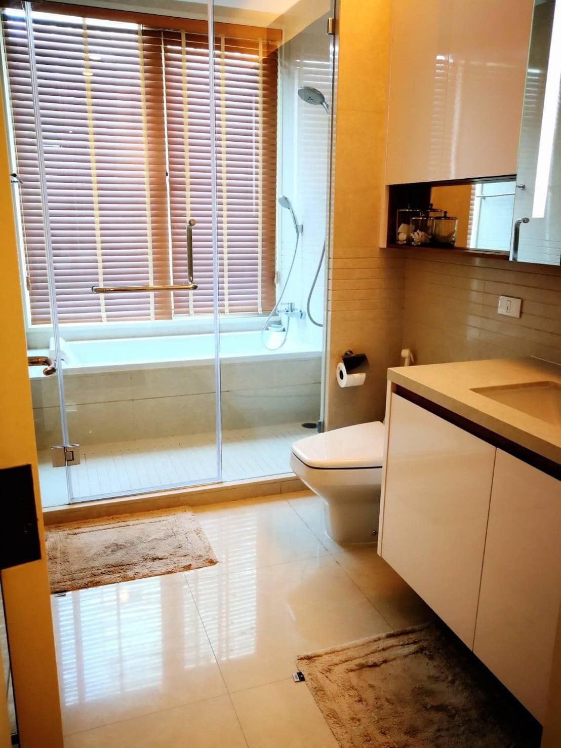 Q Langsuan, bathroom published on the PropertyScout card