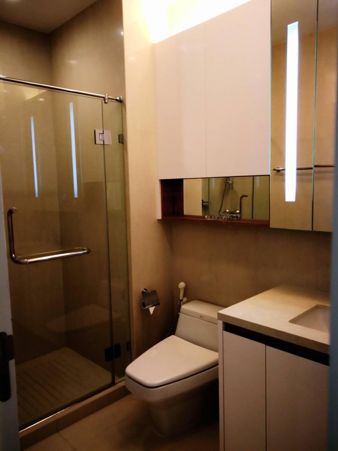 Q Langsuan, bathroom published on the PropertyScout card