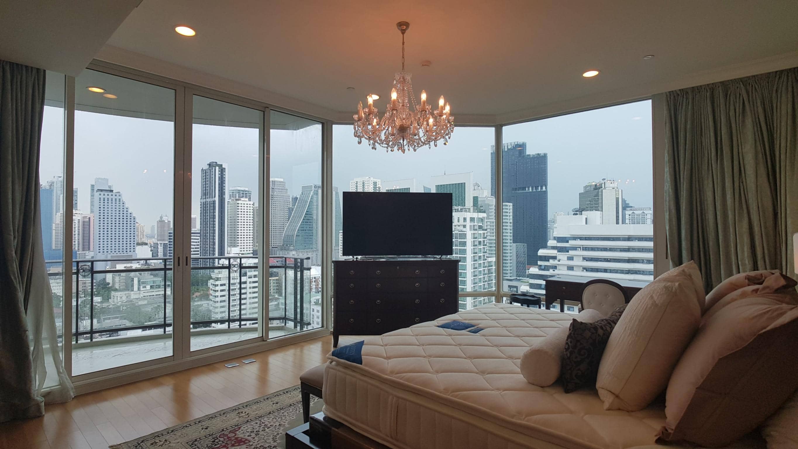 Royce Private Residences, bedroom published on the PropertyScout card