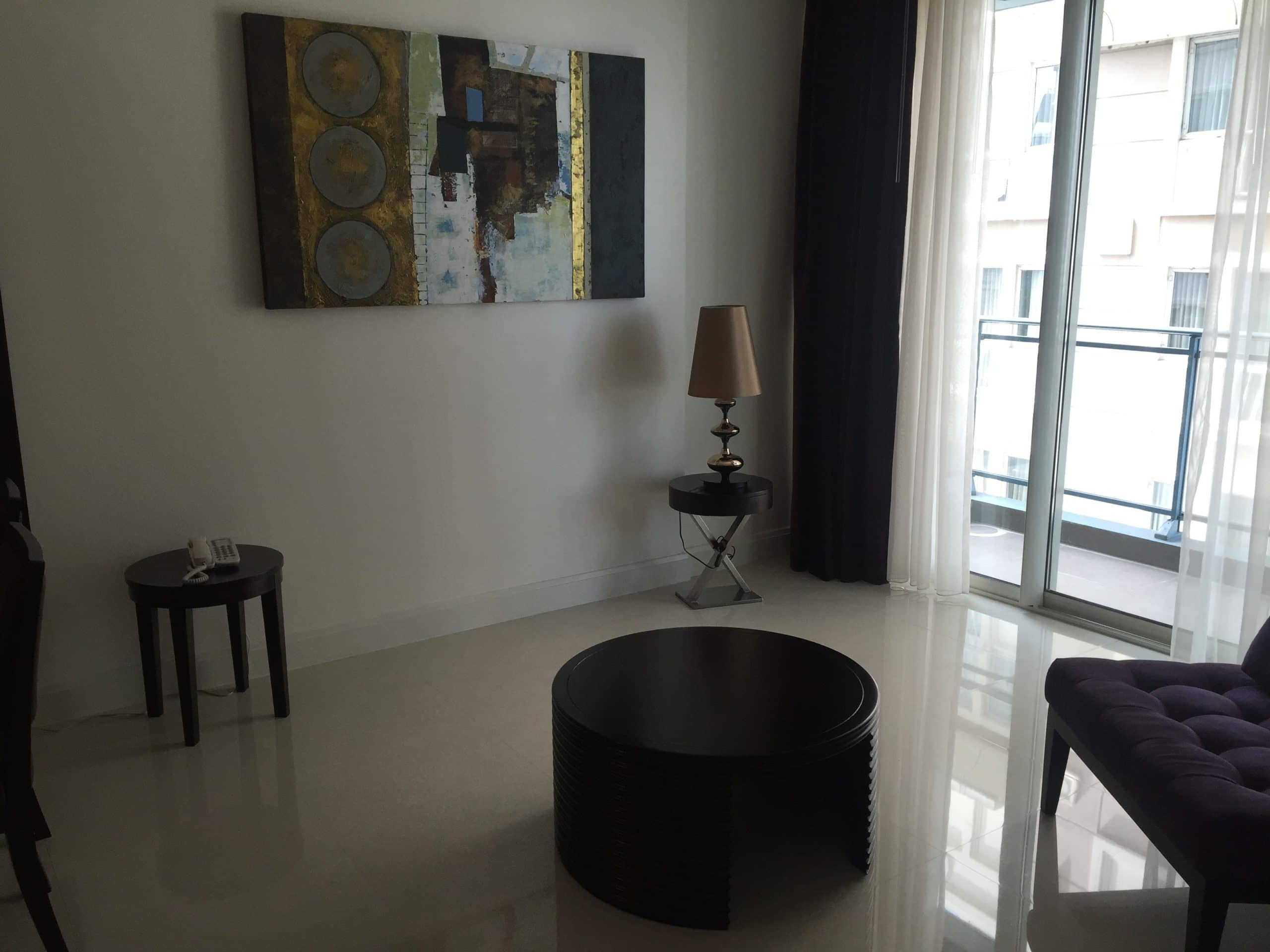 Q Langsuan, living room published on the PropertyScout card