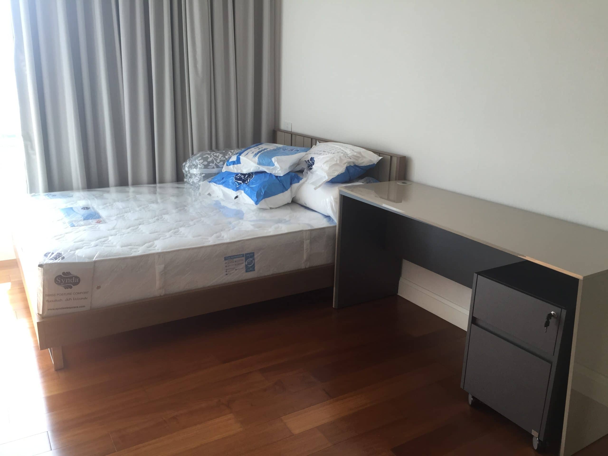 Q Langsuan, bedroom published on the PropertyScout card