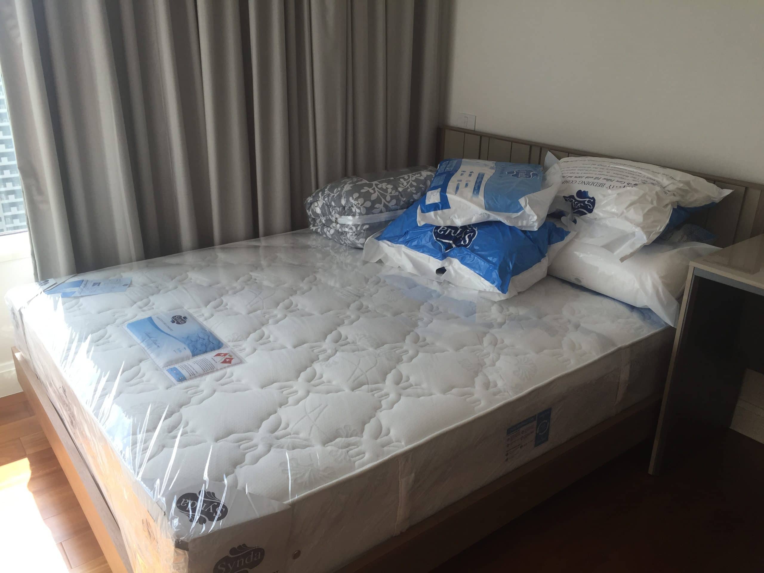 Q Langsuan, bedroom published on the PropertyScout card