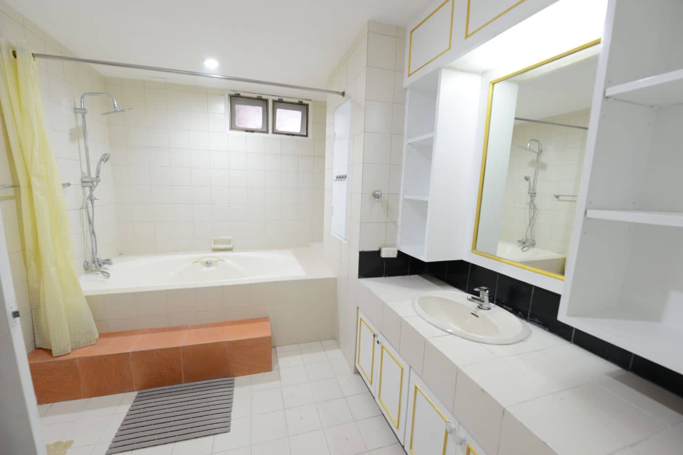 Oriental Towers Condominium, bathroom published with the listing