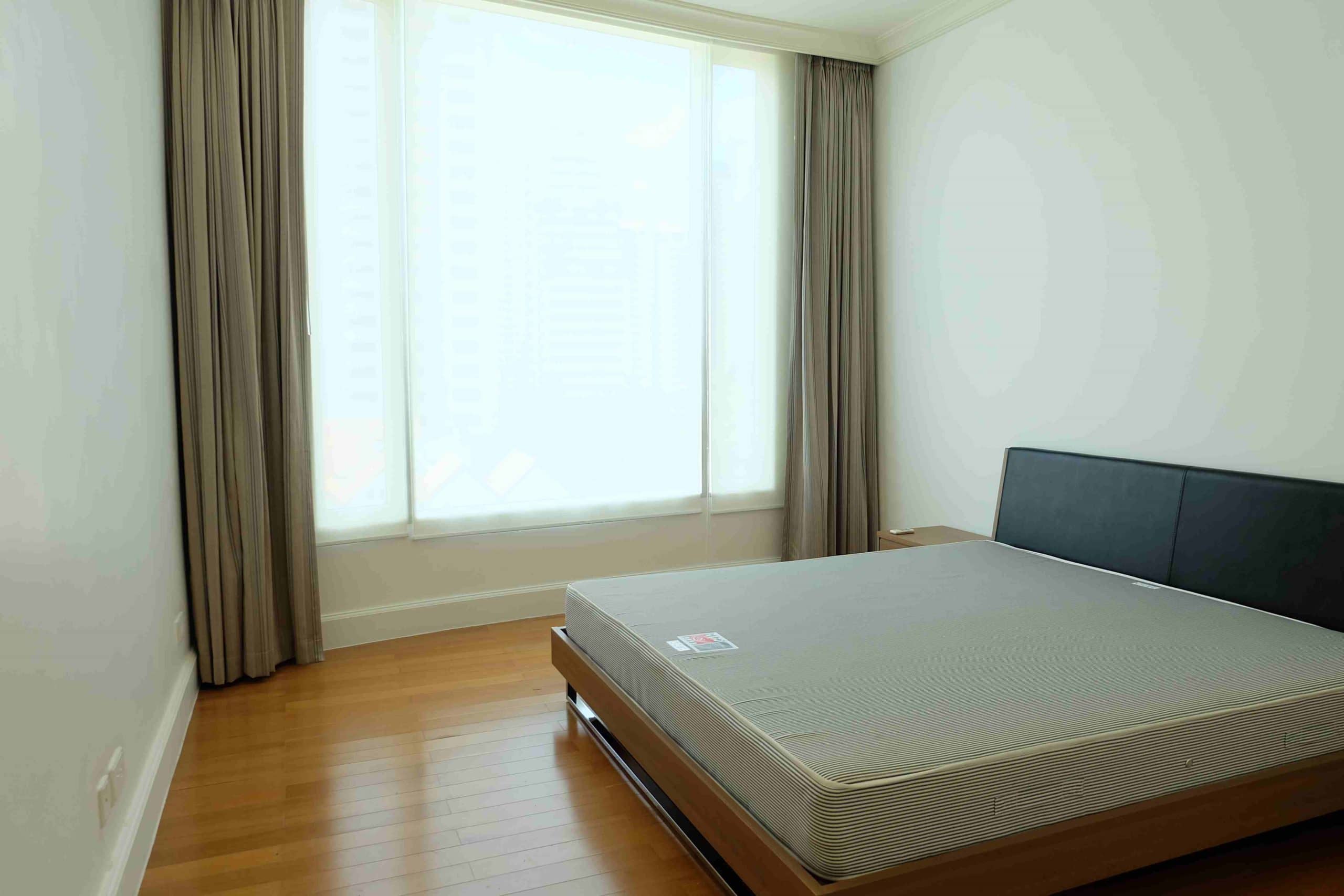 Royce Private Residences, bedroom published on the PropertyScout card