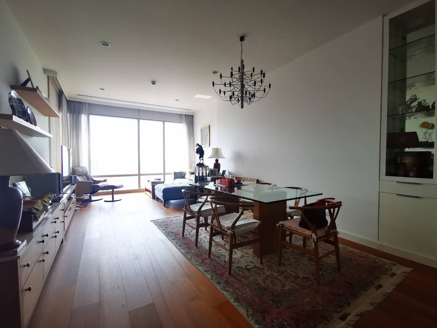 185 Rajadamri, living room published on the PropertyScout card