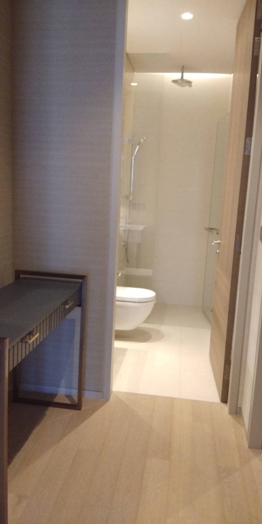 Tela Thonglor, bathroom published on the PropertyScout card