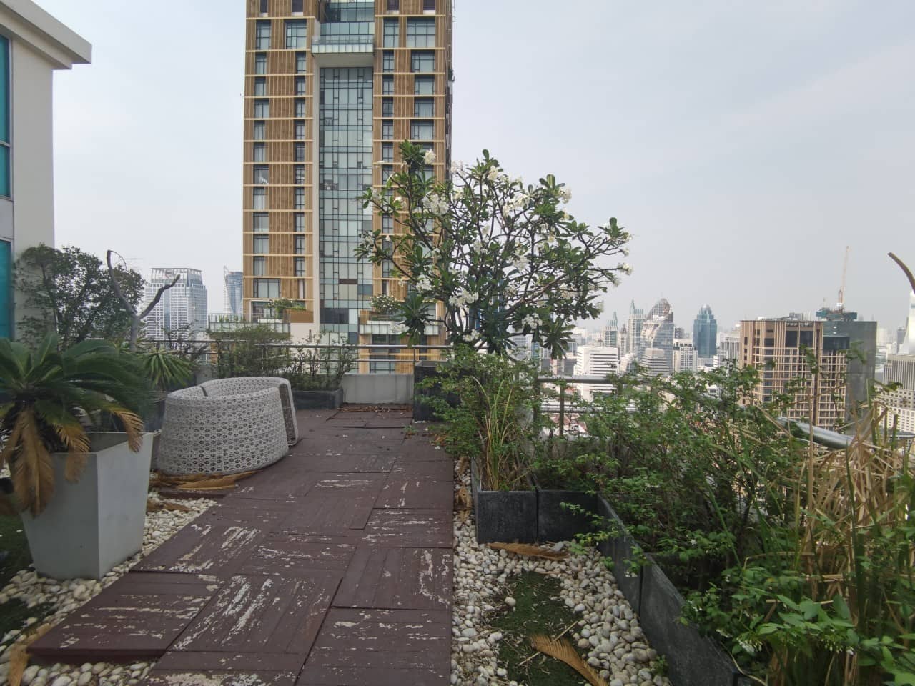 The Rajdamri, balcony published on the PropertyScout card