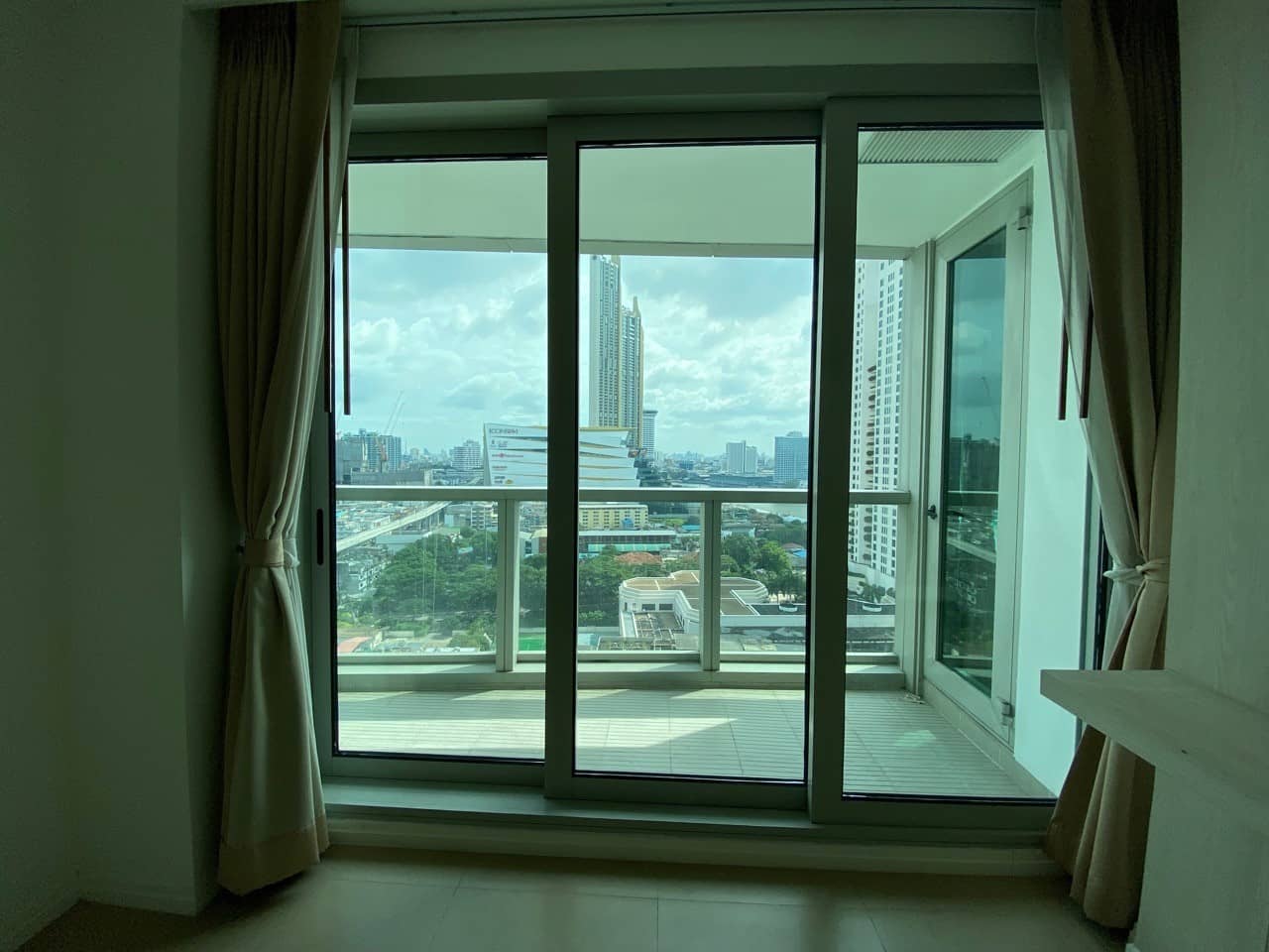 The River Condominium, living room published on the PropertyScout card