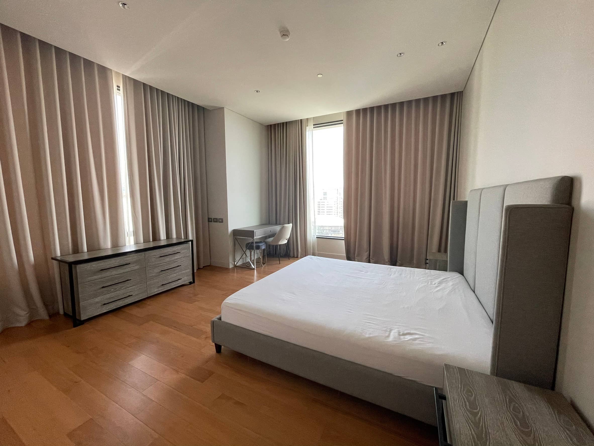 Sindhorn Residence, bedroom published on the PropertyScout card