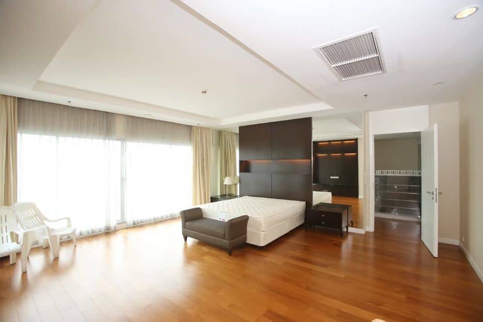 Royal Residence Park, bedroom published on the PropertyScout card