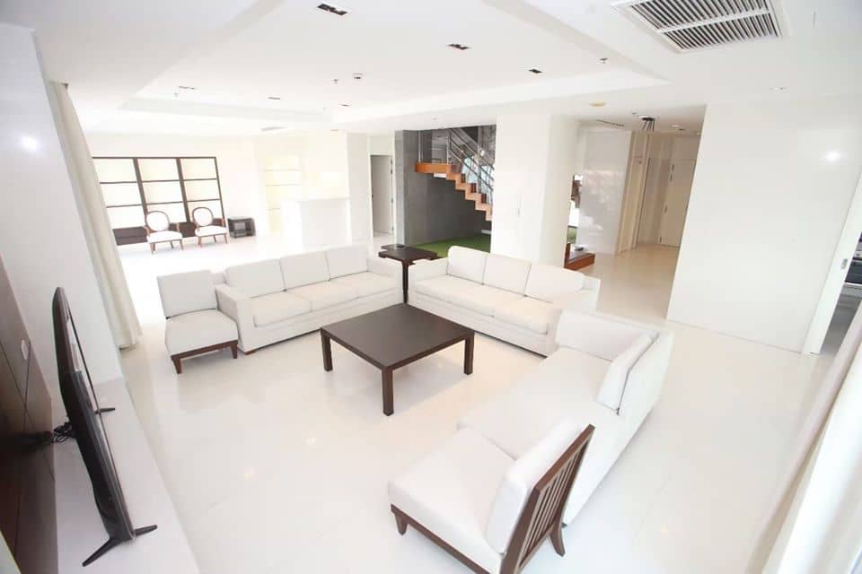 Royal Residence Park, living room published on the PropertyScout card