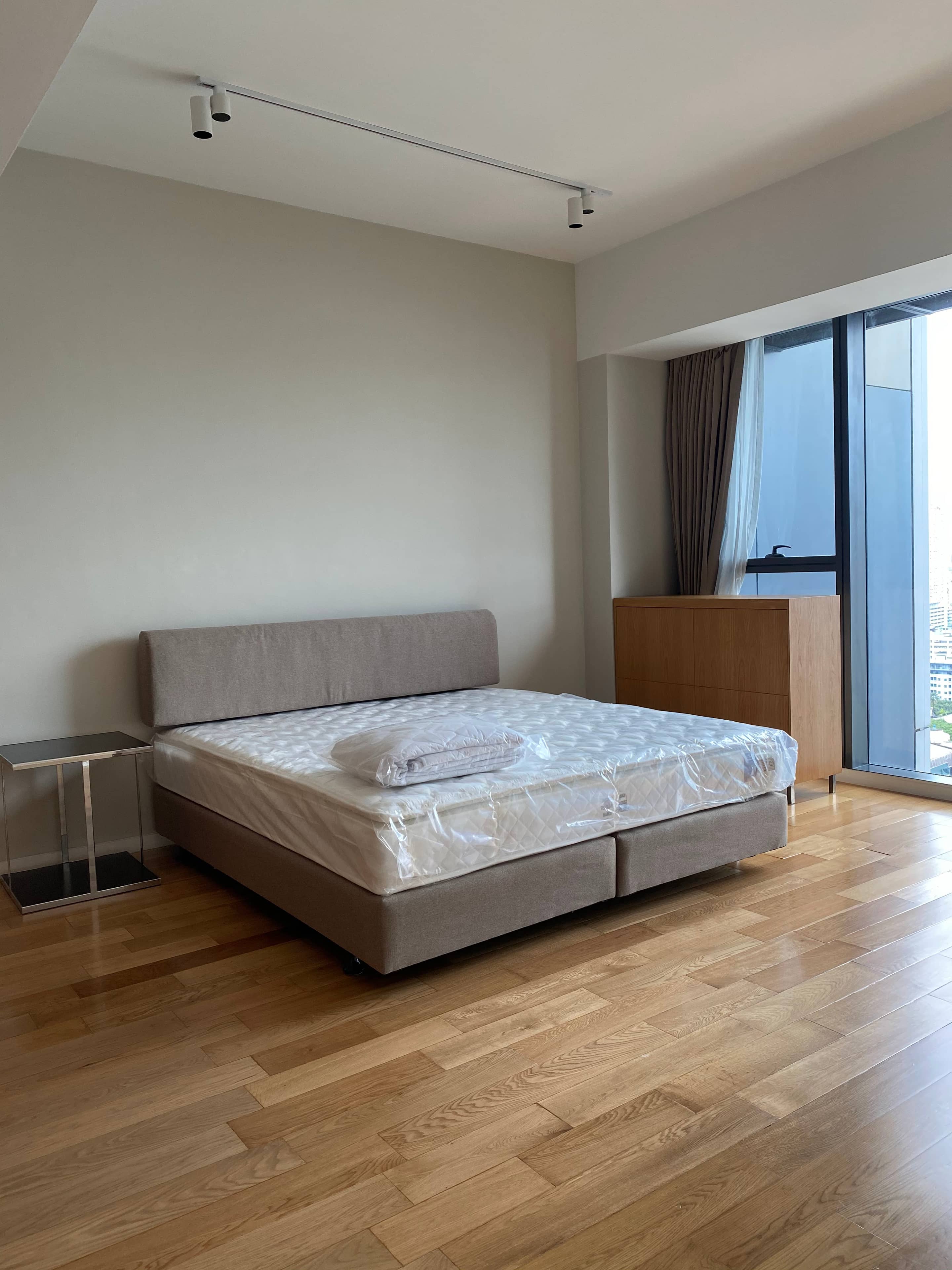 The Met Sathorn, bedroom published on the PropertyScout card