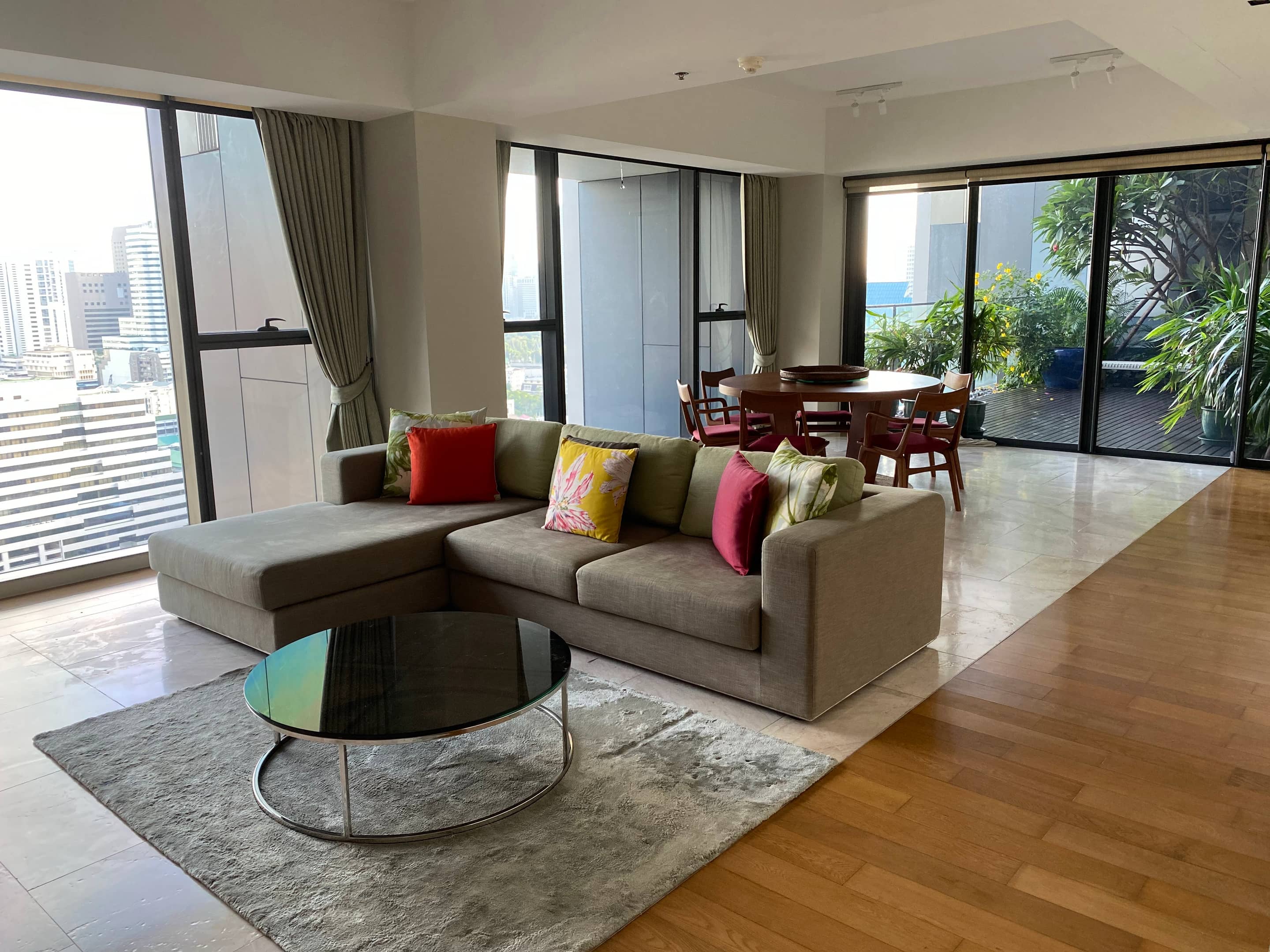 The Met Sathorn, living room published on the PropertyScout card