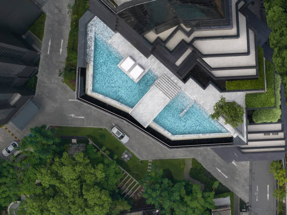 Ashton Asoke-Rama 9 rendering aerial view of podium pool and garden