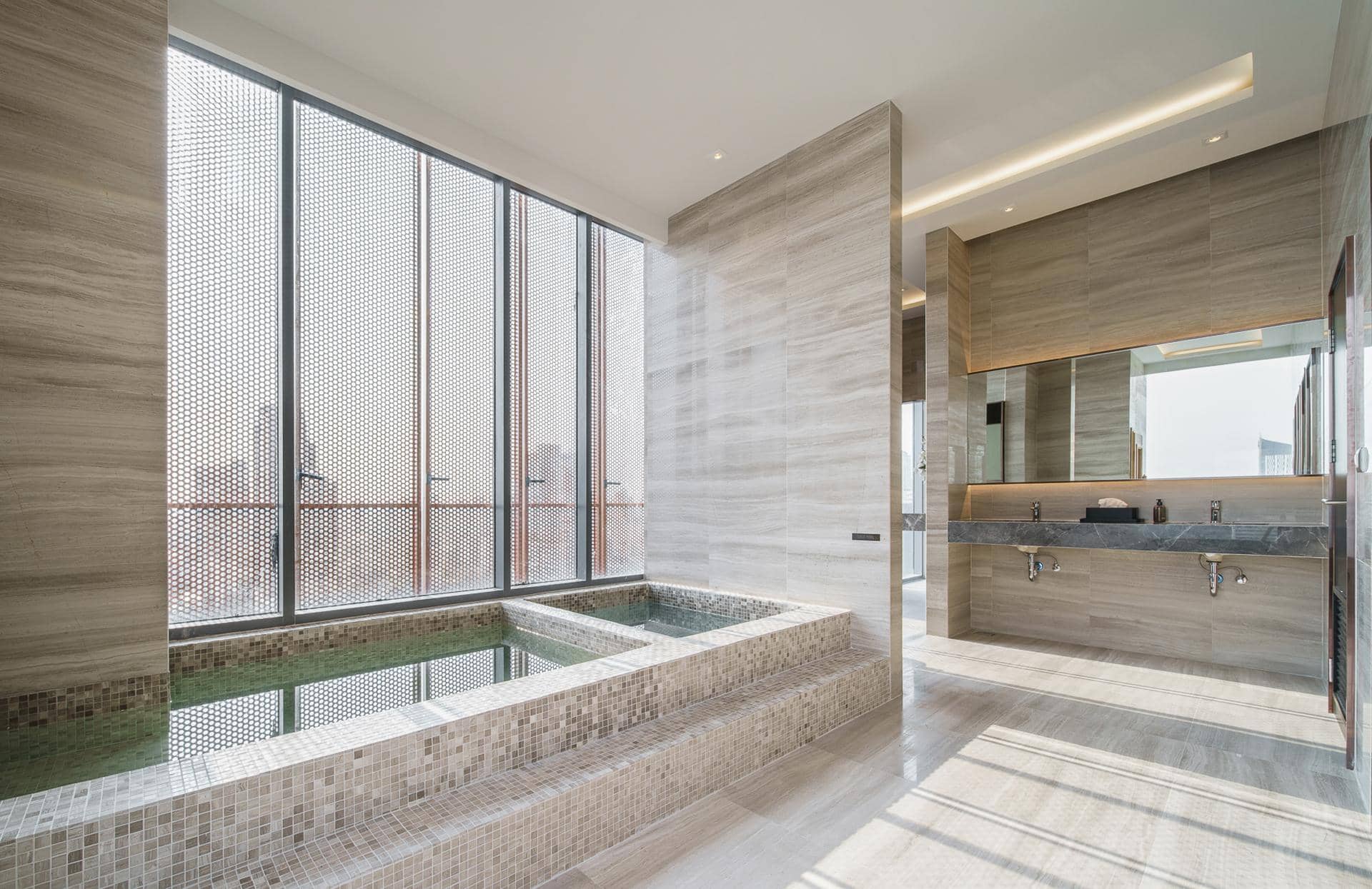 Circle Sukhumvit 31 spa bathing area published by Fragrant Property
