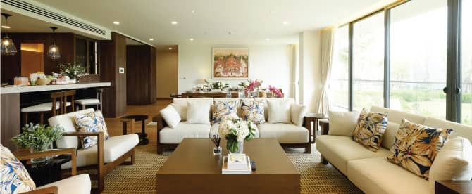Park Court Sukhumvit 77: show residence living room