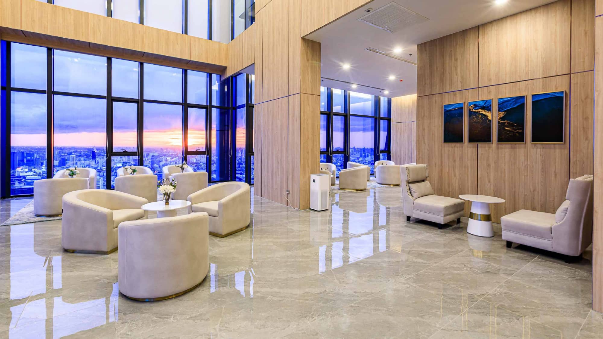 One 9 Five Asoke - Rama 9 lounge with city view at sunset